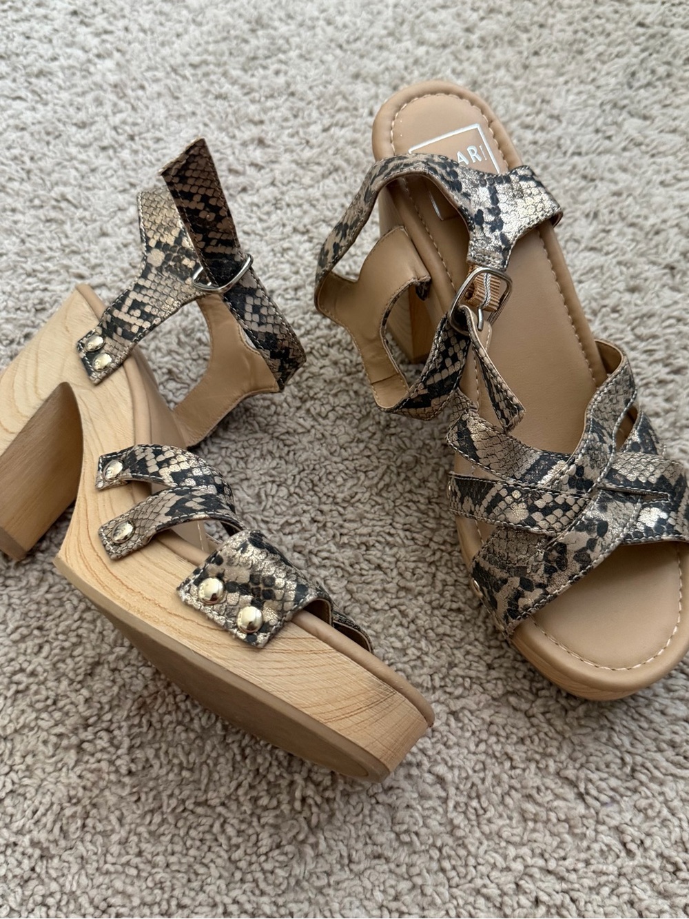 I Kaari Blue Snake-Print Platform Sandal - Beige/Black